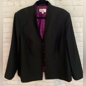 22W Black Blazer
